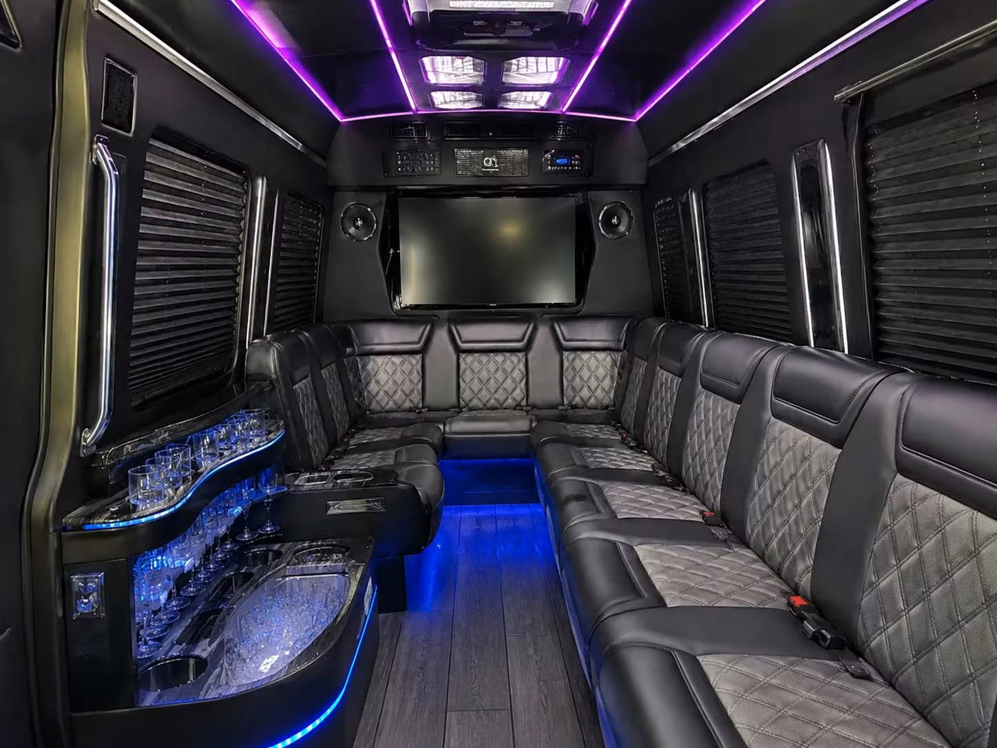 corporate and employee shuttle bus rentals serving compton businesses